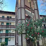 5 Personnes, 40m2, A Moliets, Proche Golf, Grand Balcon, Piscine Et Bassin Daire *
