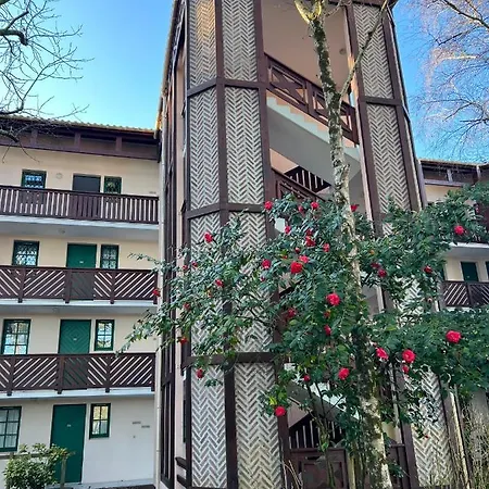 6 Personnes, 40m2, Lave-linge, 2 Salles De Bain, Grand Balcon, Piscine Et Proche Golf Appartement *