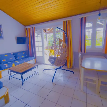 6 Personnes, 40m2, Lave-linge, 2 Salles De Bain, Grand Balcon, Piscine Et Proche Golf アパート *