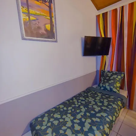 6 Personnes, 40m2, Lave-linge, 2 Salles De Bain, Grand Balcon, Piscine Et Proche Golf アパート