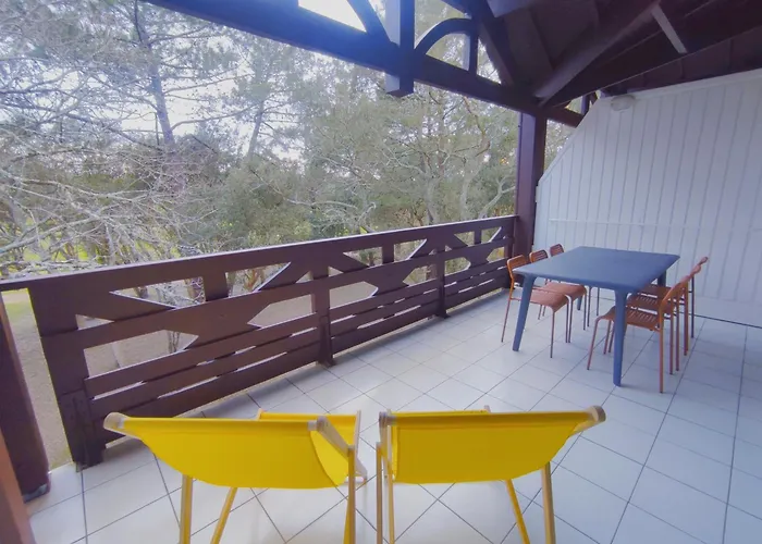 5 Personnes, 40m2, A Moliets, Proche Golf, Grand Balcon, Piscine Et Bassin